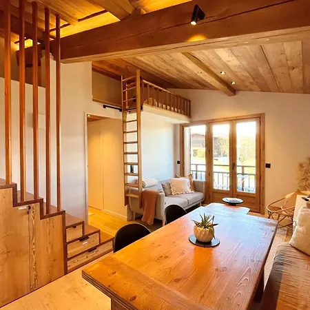 Charming With Mountain View & Balcony Апартаменты Комблу