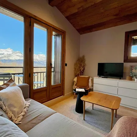 Charming With Mountain View & Balcony Combloux