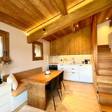 Charming With Mountain View & Balcony Combloux