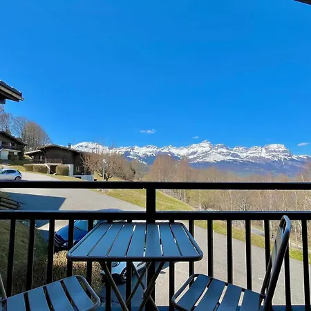 Apartman Charming With Mountain View & Balcony *