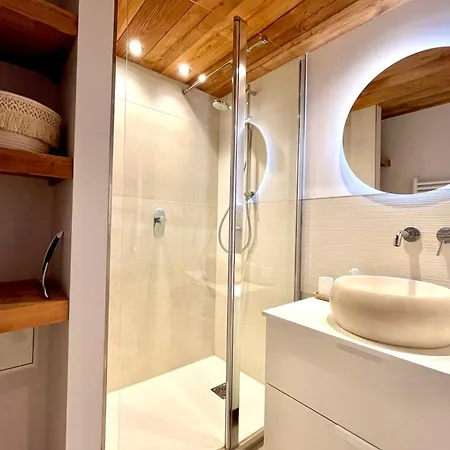 Charming With Mountain View & Balcony Apartman *